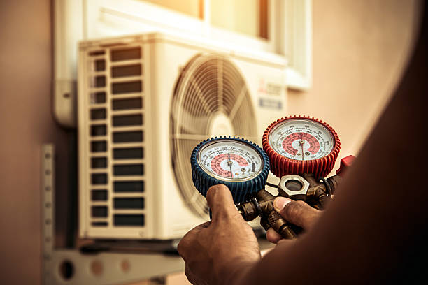 Professional Hvac technician working in Murphy, TX